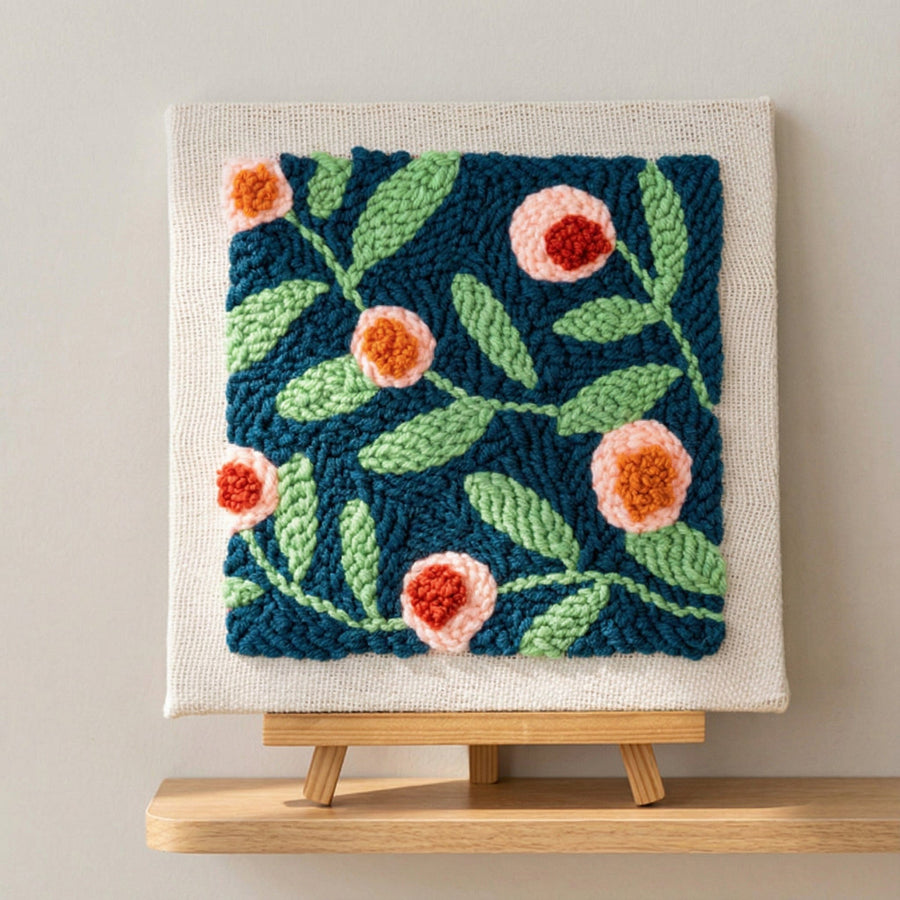 Blocq Blå blomsterträdgård BlocqPunch™ - Textil väggkonst att skapa med händerna